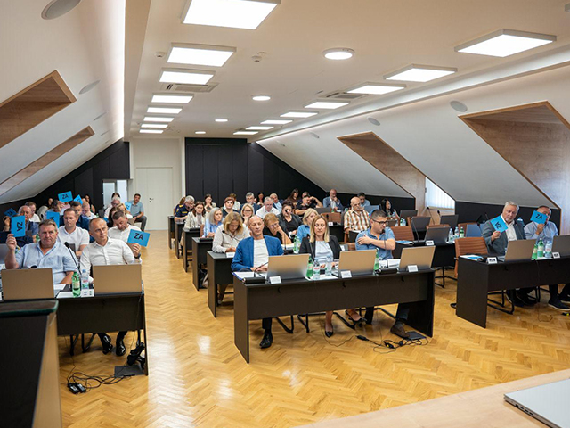 Skupštinari na današnjoj sjednici u PAzariškoj ulici                                                                                                                                                                                                      